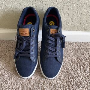 Levi's men sneakers, size 13,new